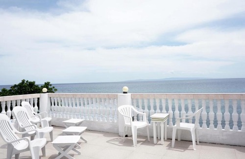 Oslob Cama Y Desayuno | The Cronin Residences by Cocotel