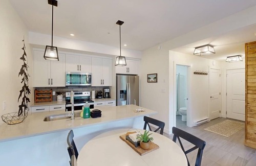 Sun Peaks Condominio | The Crowe's Nest @ Peaks West