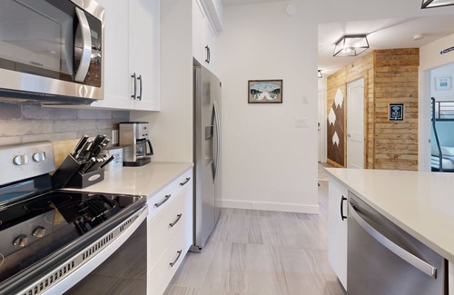 Sun Peaks Condominio | The Crowe's Nest @ Peaks West