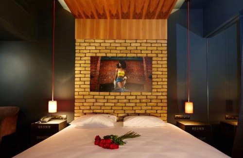Skaramangas Hotel | THE CRYSTAL BLUE XAIDARI HOTEL