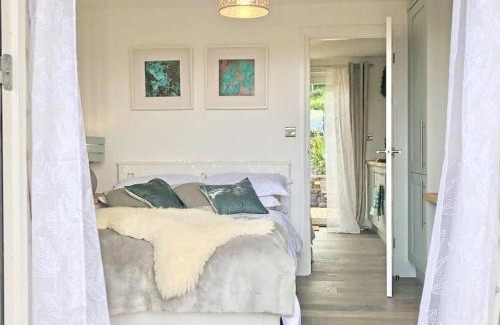 Truro Casa | The Cuckoo's Nest - A Romantic & Peaceful Hideaway
