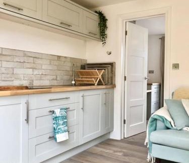 Truro Casa | The Cuckoo's Nest - A Romantic & Peaceful Hideaway