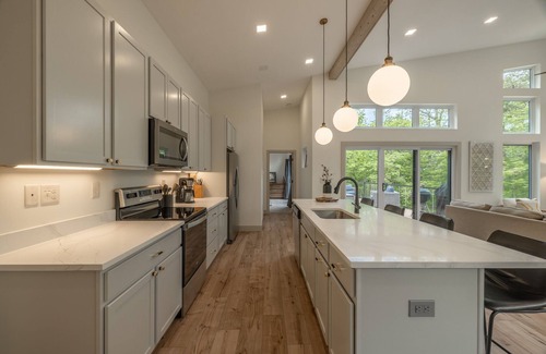 Innsbrook Cabina | The Curated Treehouse by Innsbrook Vacations!