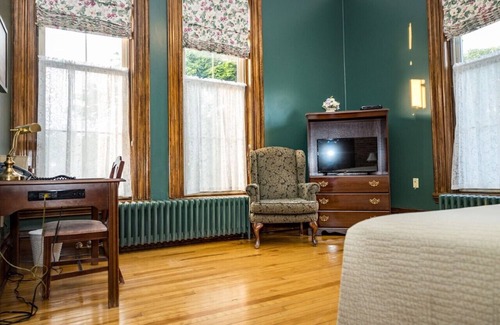 Pictou Casa | The Customs House Inn