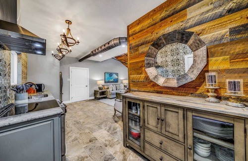 Ingram Casa | THE CYPRESS HOUSE - 5 Bedroom, River, Pool & Hot Tub