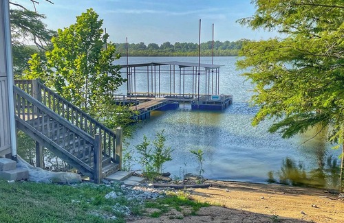 Dundee Casa | The Cypress on Moon Lake, over the water w private boat ramp!