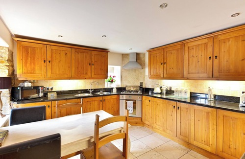 Alfreton Cabaña | The Dairy - 2 bedroom property with hot tub