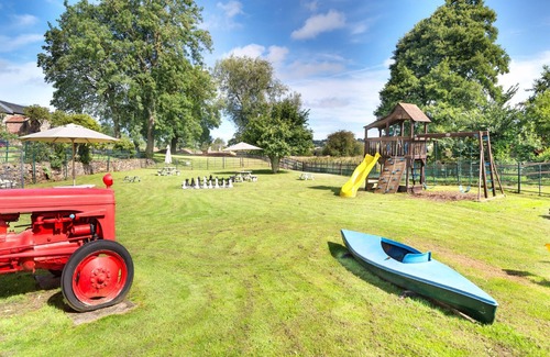 Alfreton Cabaña | The Dairy - 2 bedroom property with hot tub