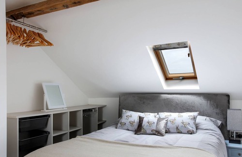 Ashby-de-la-Zouch Casa | The Dairy 2 bedroomed barn conversions sleeps 4+2 on the sofa