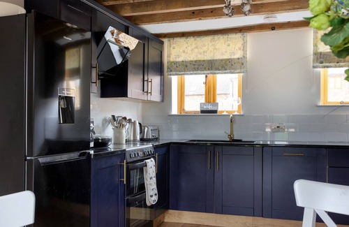 Ashby-de-la-Zouch Casa | The Dairy 2 bedroomed barn conversions sleeps 4+2 on the sofa