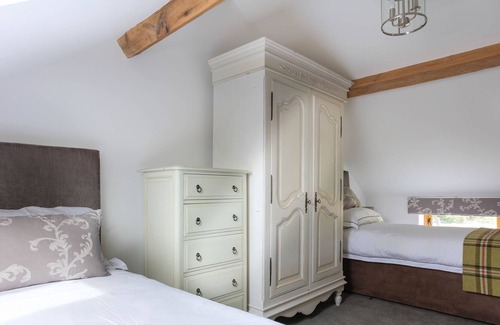 Ashby-de-la-Zouch Casa | The Dairy 2 bedroomed barn conversions sleeps 4+2 on the sofa