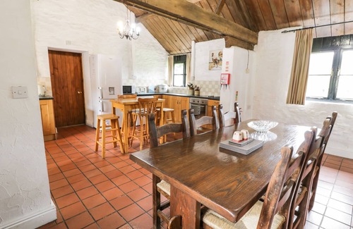 Corwen Cabaña | LA LECHERIA, admite mascotas, con chimenea en Carrog, Ref 940976