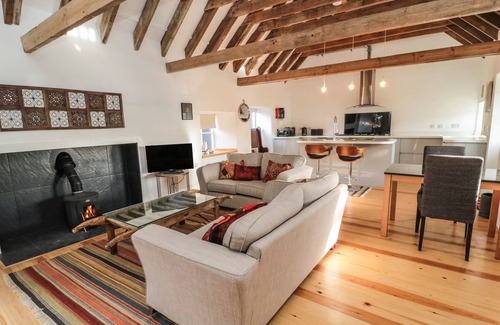 Berwick-upon-Tweed Casa | THE DAIRY, romantic, character holiday cottage in Berwick-Upon-Tweed