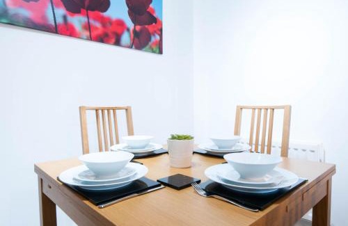 Castle Donington Casa | The Dakota - next to East Midlands Airport