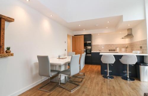 Keith Apartamento | The Dance Hall at The Institute Executive Apartments