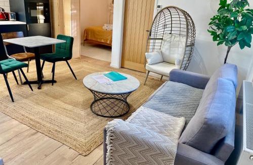Chesterfield Apartamento | The Dance School - 1 and 2 Bedroom Apartments in the Heart of Chesterfield
