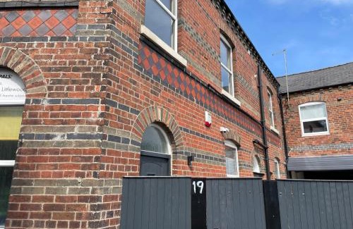Chesterfield Apartamento | The Dance School - 1 and 2 Bedroom Apartments in the Heart of Chesterfield