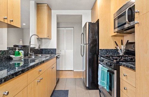 Sawtelle Condominio | The Danish Two-Bedroom Suite