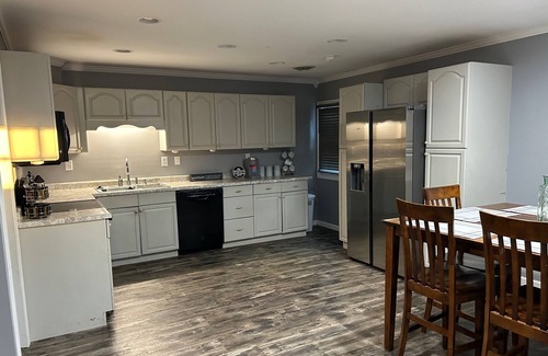 Centralia Casa | The Dapple Grey Chalet - Cozy Home in a Country Town