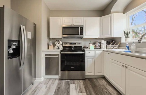 Highland Heights Casa | The Darling Rose | 10 min to Downtown Cincinnati