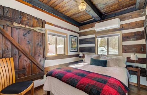 Tollgate Canyon Cabina | The Daydream / Unplug and unwind @ a four-season paradise