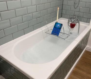 Alveley Apartamento | The Daytona - Triumph Apartments Meriden NEC 6.5m