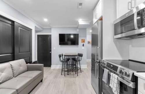 Kingman Park Apartamento | The DC Getaway+2BD condo+Private Parking