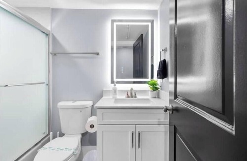Kingman Park Apartamento | The DC Getaway+2BD condo+Private Parking