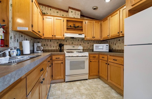 Neillsville Cabina | The Deer Cabin at the Riviera Resort in Neillsville, Wisconsin!