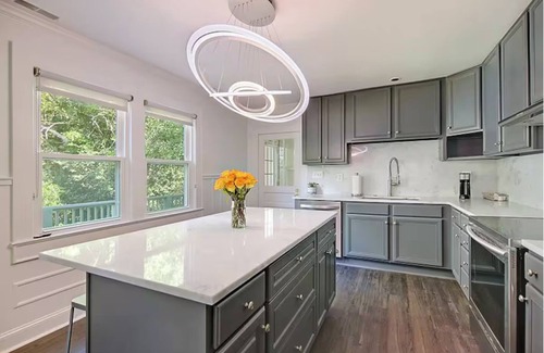 North Charleston Casa | The Delsey: family home steps away from Park Circle