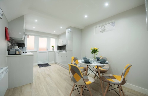 Reading Apartamento | De Lujo-Apartamento-Baño con bañera-Vista al Jardín