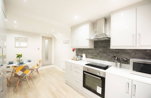 Reading Apartamento | De Lujo-Apartamento-Baño con bañera-Vista al Jardín