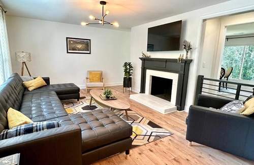 Winston - Salem Casa | The Demon Deacon Den - BuenaVista