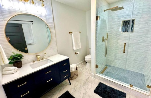 Winston - Salem Casa | The Demon Deacon Den - BuenaVista