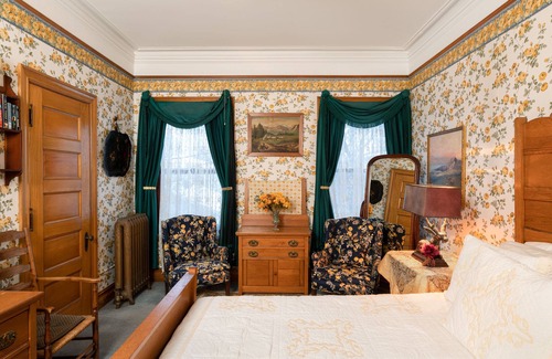 Manistee Cama Y Desayuno | The Dempsey Manor Bed & Breakfast Inn