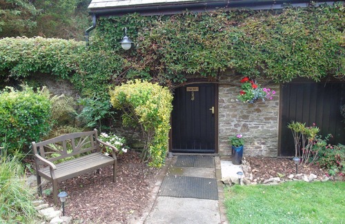 Devon Cabaña | The Den - Dog friendly cottage for 2 with a sauna