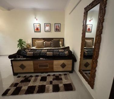 Malviya Nagar Apartamento | The Den- Private Apartment for Long stays