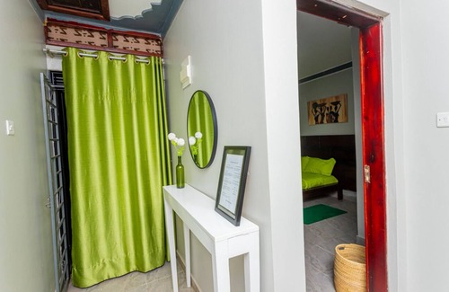 Soroti Cama Y Desayuno | The Den Soroti Green