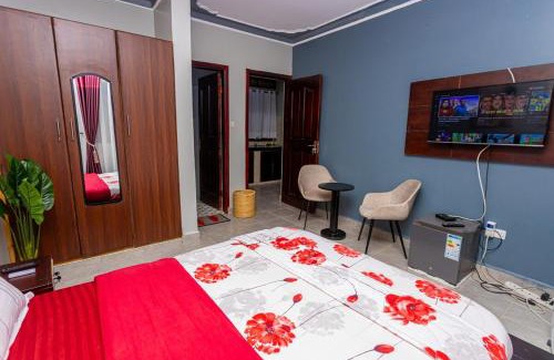 Soroti Apartamento | The Den Soroti Red & White