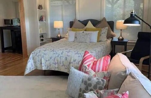 Langley Apartamento | Acogedor, luminoso y cálido - The Courtyard Den