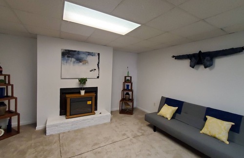 Jonesboro Casa | The Denim Den is a Basement Unit