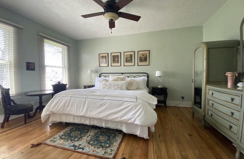 Fredericksburg Cabina | The Deodara Inn