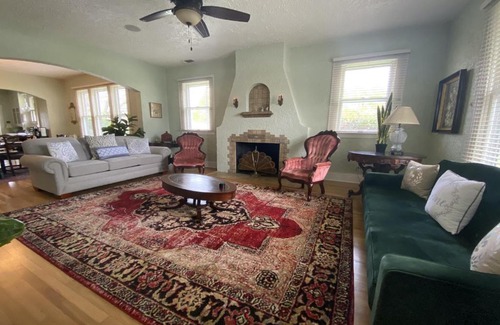 Fredericksburg Cabina | The Deodara Inn