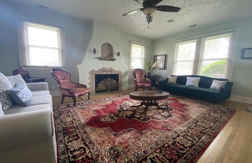 Fredericksburg Cabina | The Deodara Inn