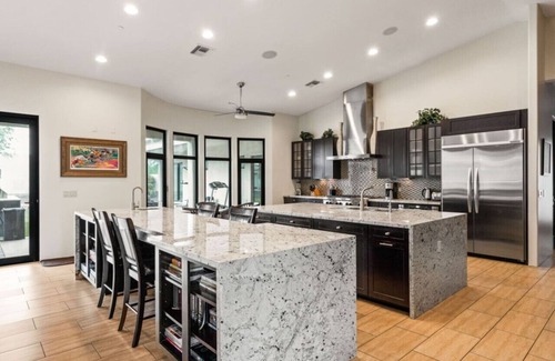 Sundown Ranchos Villa | The Desert Cove 14 Beds+Pool+Hot tub+Putt+Casita