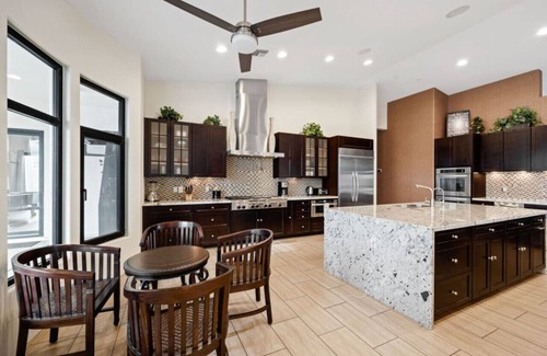Sundown Ranchos Villa | The Desert Cove 14 Beds+Pool+Hot tub+Putt+Casita