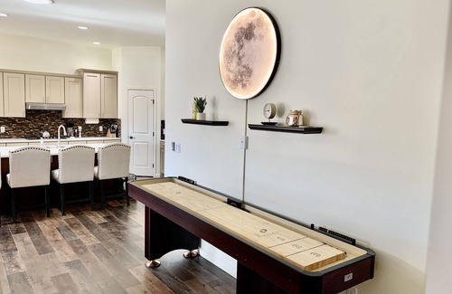 Fruita Casa | The Desert Moon- A luxurious retreat w/ amazing patio, shuffleboard, EV charger