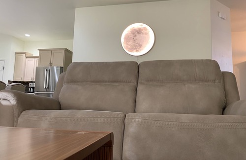 Fruita Casa | The Desert Moon- A luxurious retreat w/ amazing patio, shuffleboard, EV charger