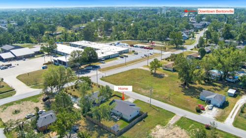 Downtown Casa | The Dime-1 mi to Downtown-1 Block to MTB Trail