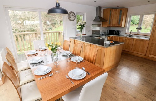Wiseman's Bridge Casa | THE DINGLE, pet friendly, character holiday cottage in Stepaside